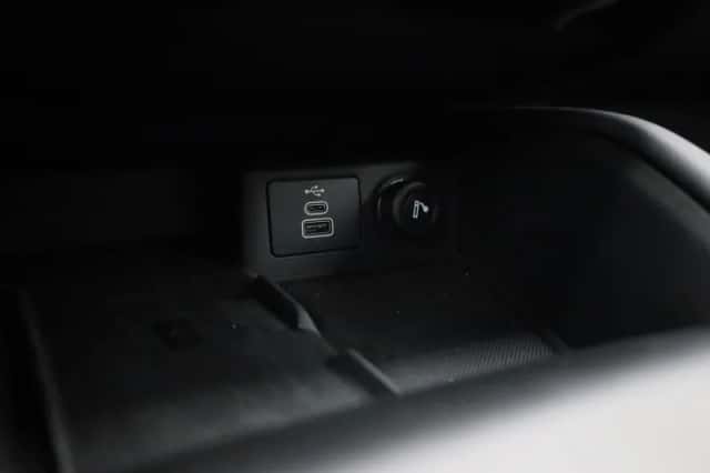 Ford Kuga (2025) thumbnail 24