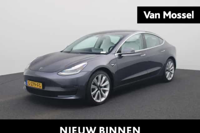 Tesla Model 3 (2019) thumbnail 1