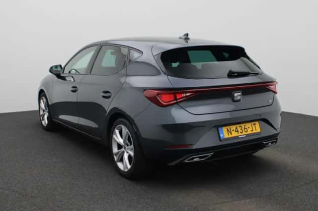 SEAT Leon (2021) thumbnail 2