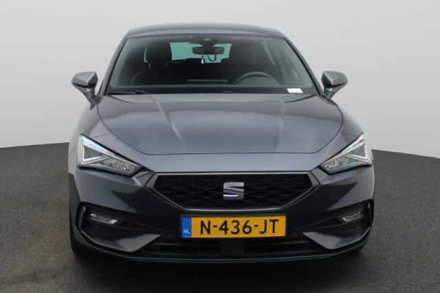 SEAT Leon (2021) thumbnail 3