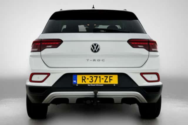 Volkswagen T-Roc (2023) thumbnail 3