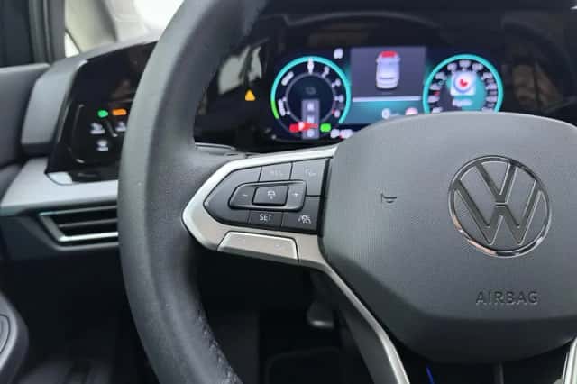 Volkswagen Golf (2023) thumbnail 12