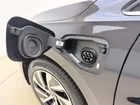 Volkswagen Golf (2023) thumbnail 24