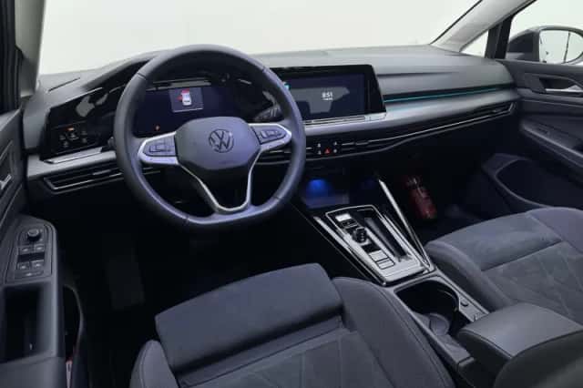 Volkswagen Golf (2023) thumbnail 10