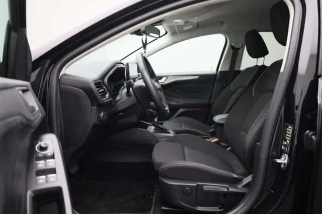 Ford Focus (2023) thumbnail 11