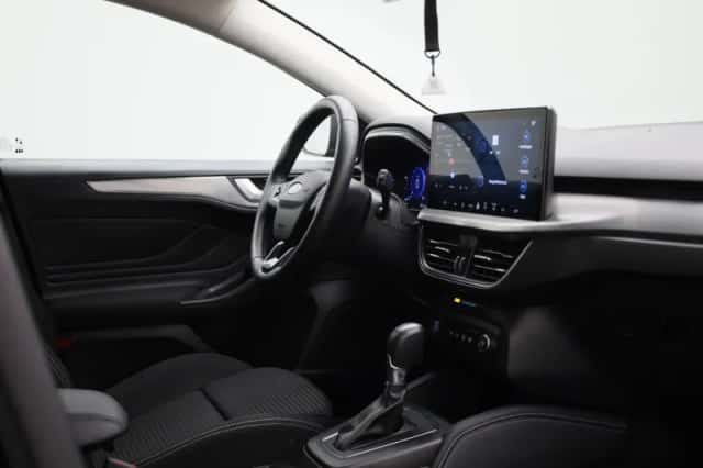Ford Focus (2023) thumbnail 30