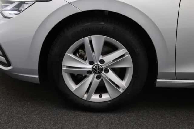 Volkswagen Golf (2022) thumbnail 11