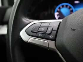 Volkswagen Golf (2022) thumbnail 18