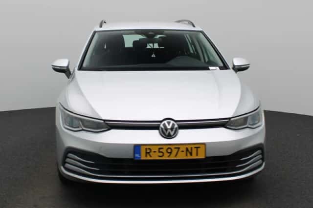 Volkswagen Golf (2022) thumbnail 3