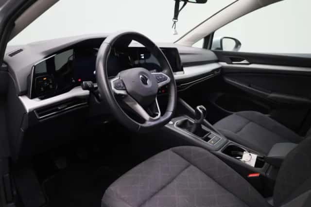 Volkswagen Golf (2022) thumbnail 26