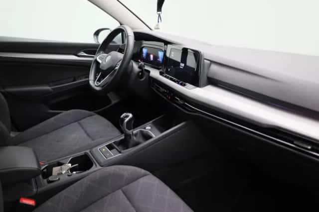 Volkswagen Golf (2022) thumbnail 28