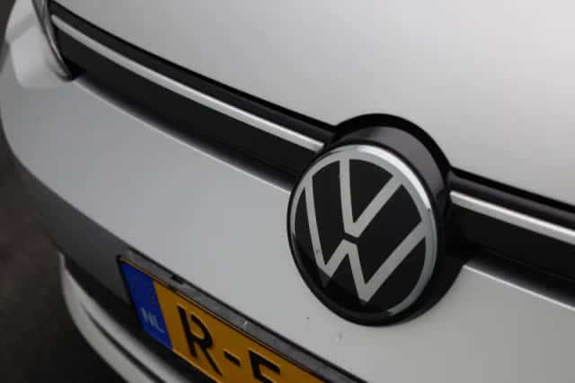 Volkswagen Golf (2022) thumbnail 31