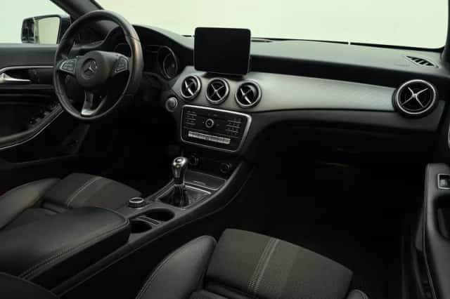 Mercedes-Benz CLA-Klasse (2018) thumbnail 11