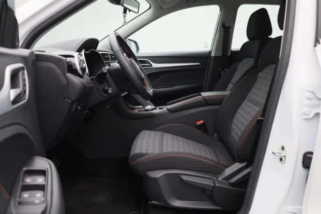MG ZS (2023) thumbnail 11
