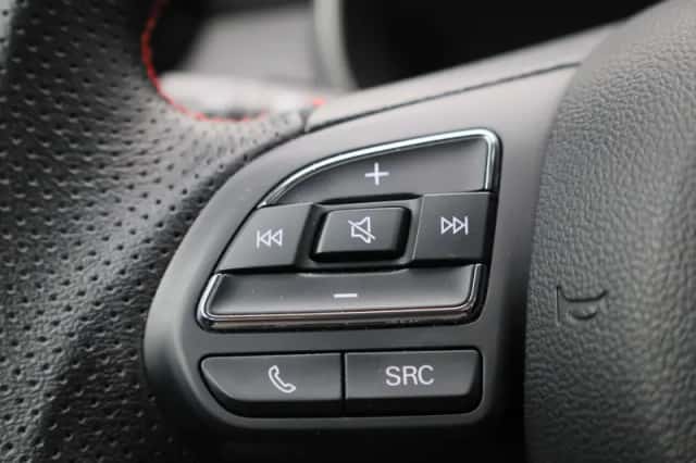 MG ZS (2023) thumbnail 17