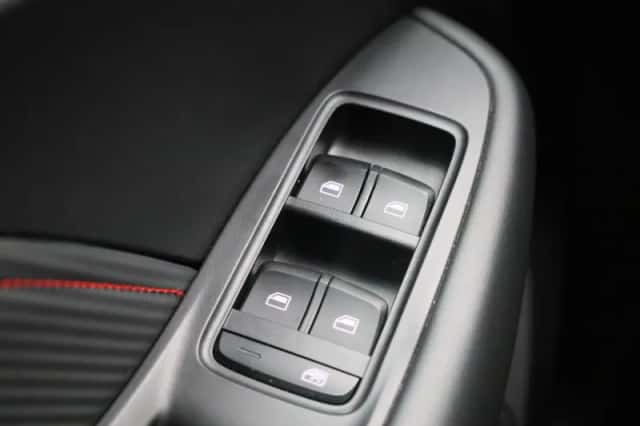 MG ZS (2023) thumbnail 30