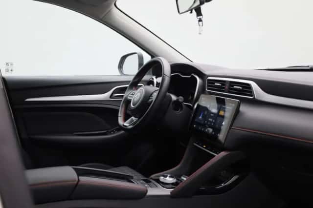 MG ZS (2023) thumbnail 32