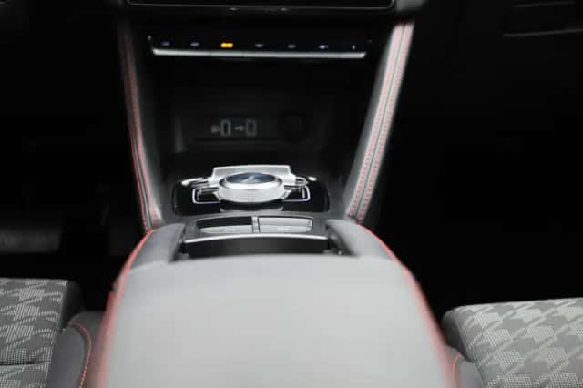 MG ZS (2023) thumbnail 10