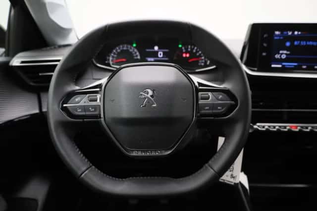 Peugeot 208 (2023) thumbnail 7