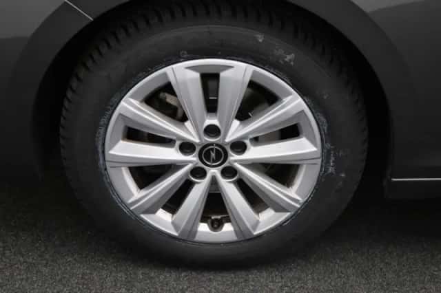 Opel Astra (2023) thumbnail 12