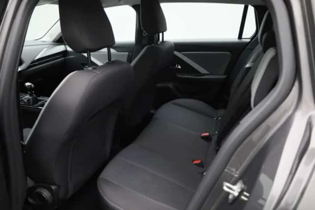Opel Astra (2023) thumbnail 10