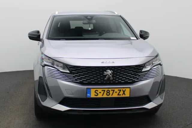 Peugeot 5008 (2023) thumbnail 3