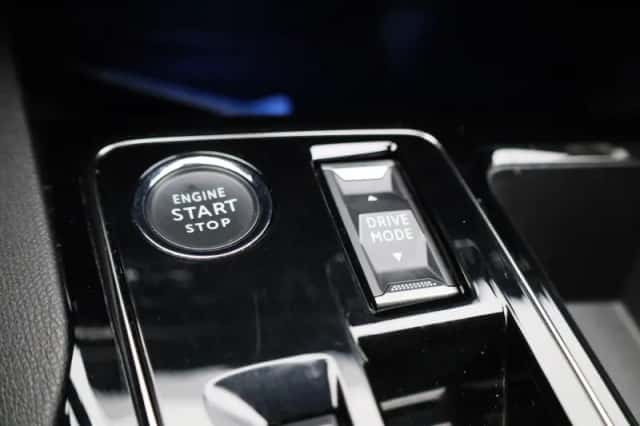 Peugeot 5008 (2023) thumbnail 23