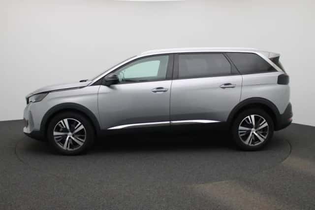 Peugeot 5008 (2023) thumbnail 4