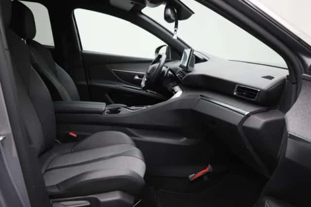 Peugeot 5008 (2023) thumbnail 35
