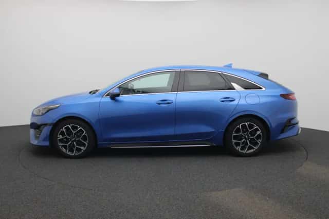 Kia Proceed (2022) thumbnail 4