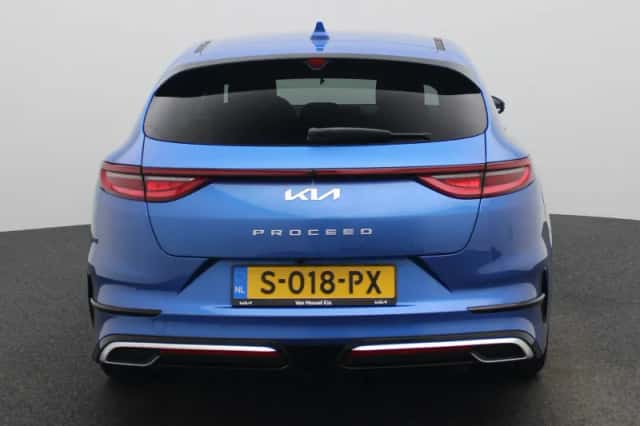 Kia Proceed (2022) thumbnail 5