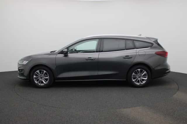 Ford Focus (2023) thumbnail 4