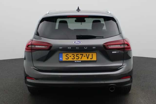 Ford Focus (2023) thumbnail 5