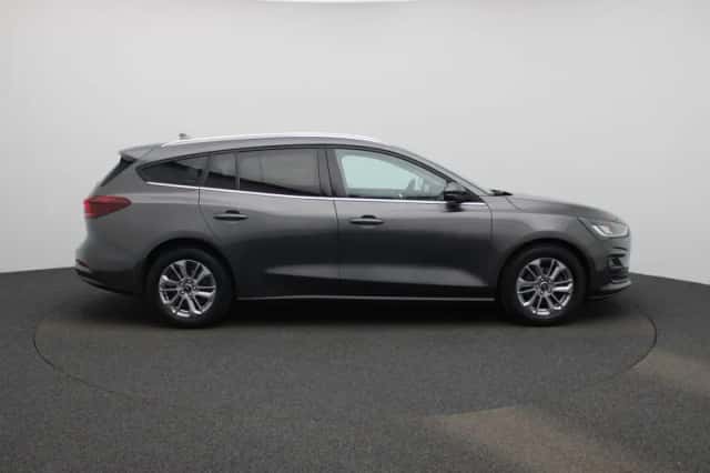 Ford Focus (2023) thumbnail 6