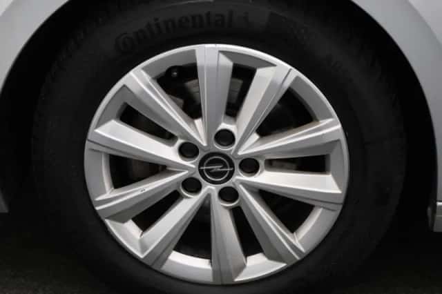 Opel Astra (2023) thumbnail 12