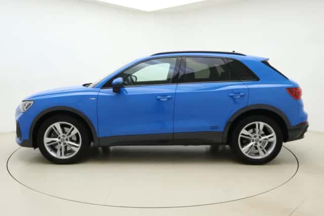 Audi Q3 (2019) thumbnail 2
