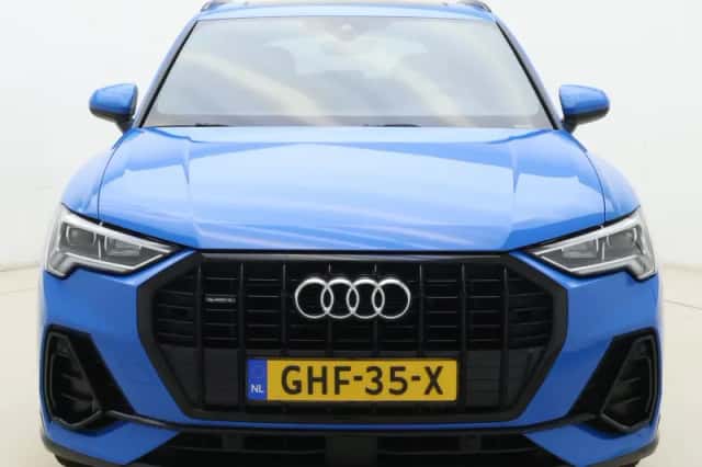 Audi Q3 (2019) thumbnail 9