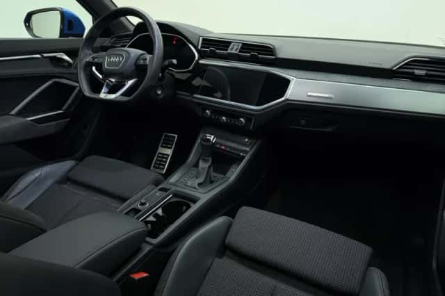 Audi Q3 (2019) thumbnail 10