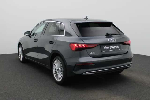 Audi A3 (2021) thumbnail 2