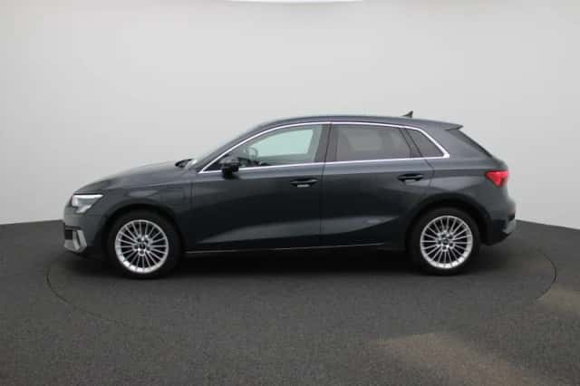 Audi A3 (2021) thumbnail 4