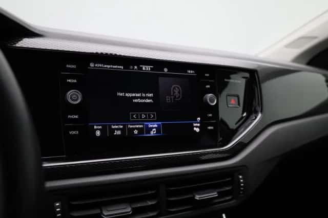 Volkswagen Polo (2023) thumbnail 17