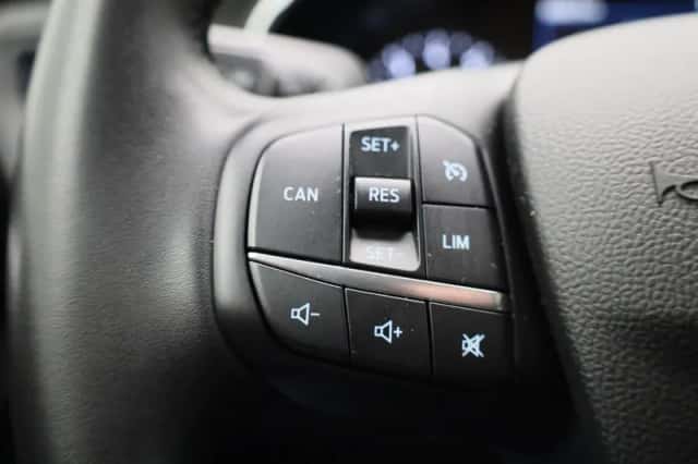 Ford Focus (2023) thumbnail 17