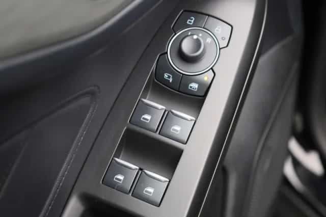 Ford Focus (2023) thumbnail 25
