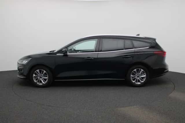 Ford Focus (2023) thumbnail 4
