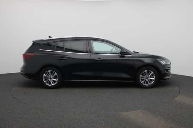 Ford Focus (2023) thumbnail 6