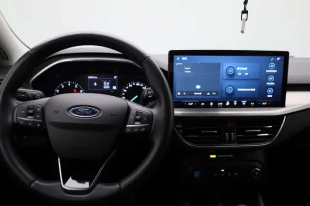 Ford Focus (2023) thumbnail 7