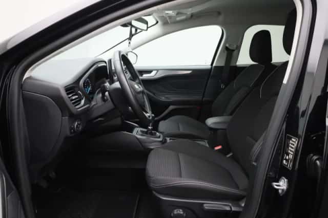 Ford Focus (2023) thumbnail 9