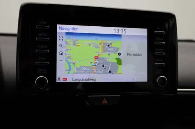 Toyota Yaris (2021) thumbnail 20