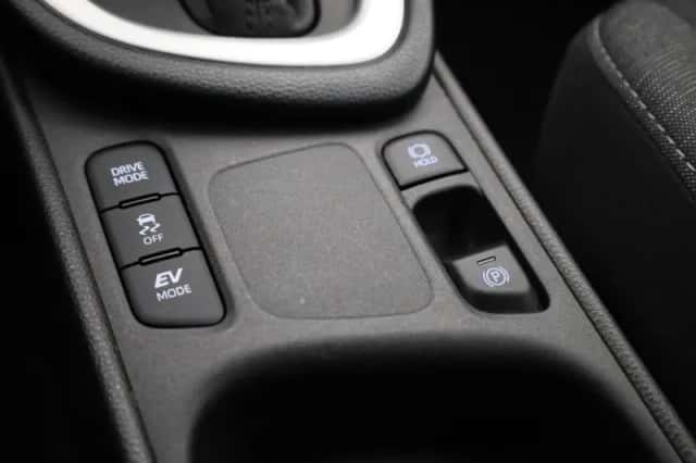 Toyota Yaris (2021) thumbnail 21