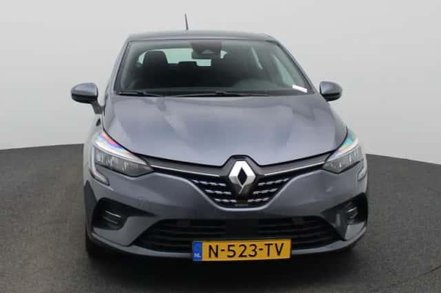 Renault Clio (2022) thumbnail 3